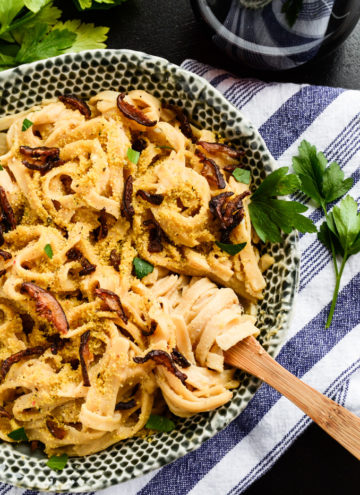 Creamy Carbonara Pasta with Shiitake Bacon | vegan and gluten-free