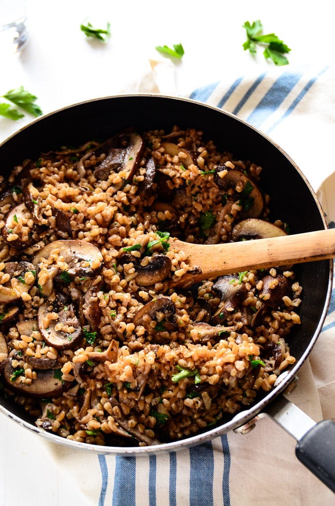 No-Fuss Garlicky Farro with Sautéed Mushrooms (vegan)