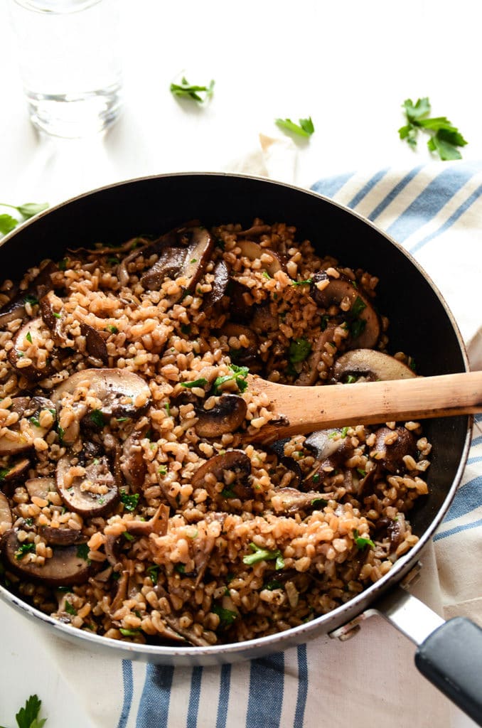 No-Fuss Garlicky Farro with Sautéed Mushrooms (vegan)