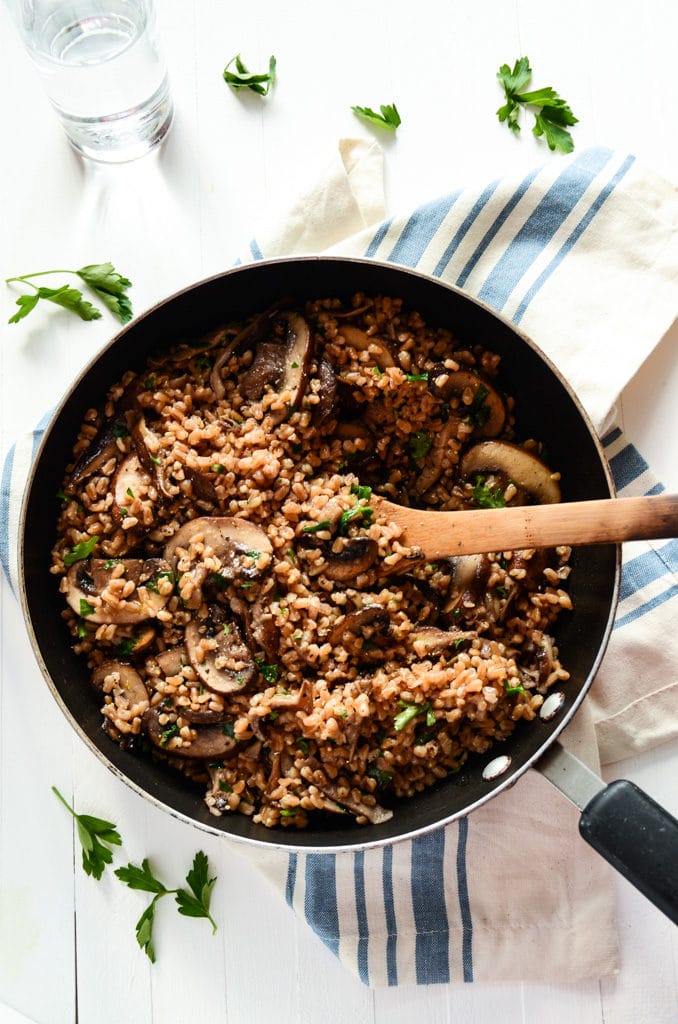 No-Fuss Garlicky Farro with Sautéed Mushrooms (vegan)