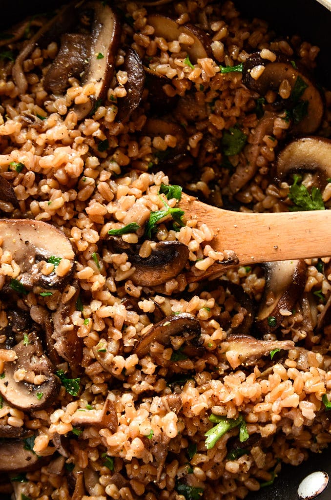 No-Fuss Garlicky Farro with Sautéed Mushrooms (vegan)