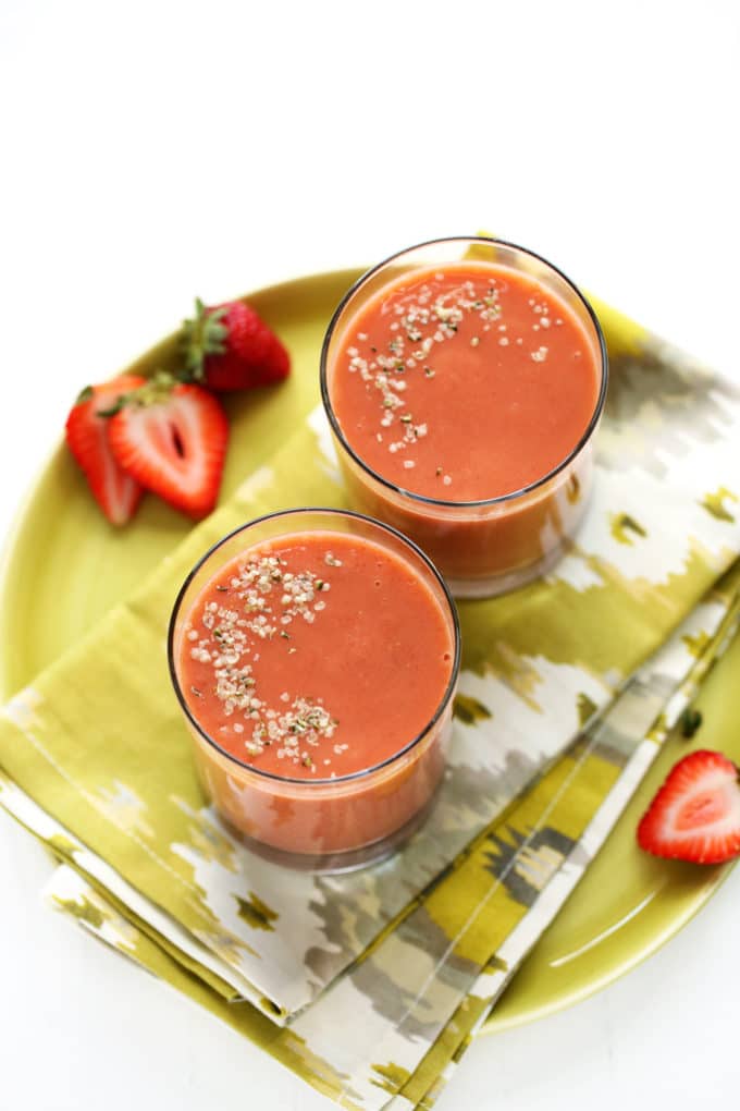 Strawberry, Mango & Baobab Smoothie | This plant-based smoothie is packed with vitamin c!