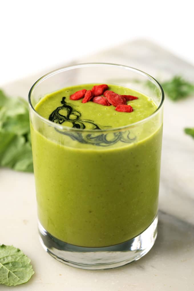 Glowing Green Mango + Kale Smoothie | A refreshing way to start the day with a dose of veggies!