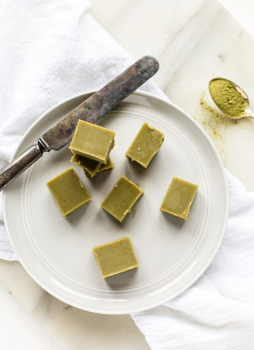 5-Ingredient Mint Matcha Superfood Fudge | vegan, gluten-free, paleo