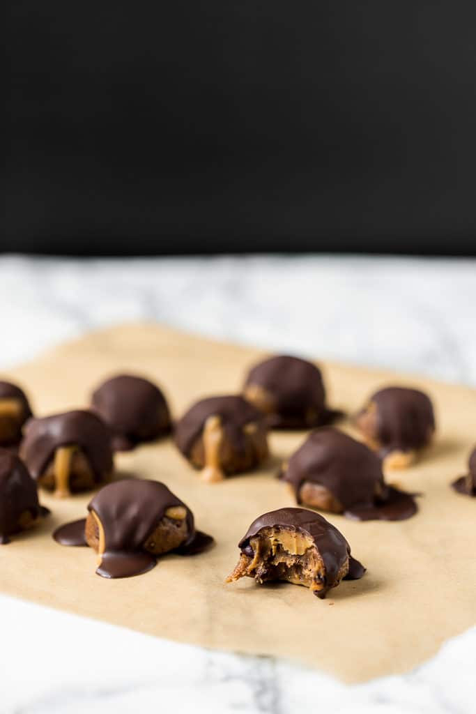 Vegan Peanut Butter Cacao Crunch Date Caramel Truffles