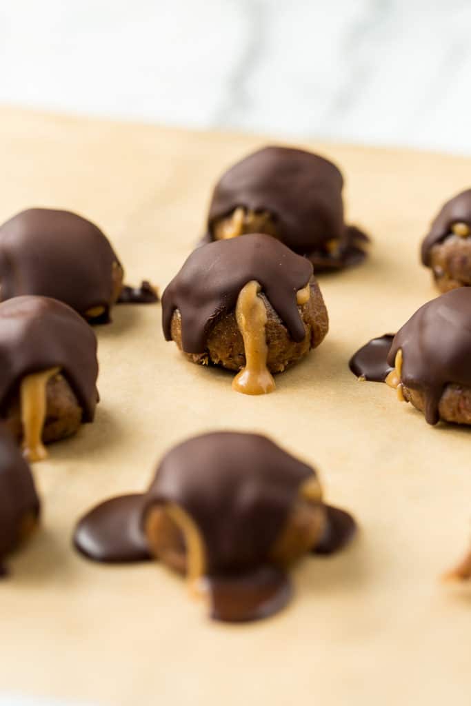 Vegan Peanut Butter Cacao Crunch Date Caramel Truffles