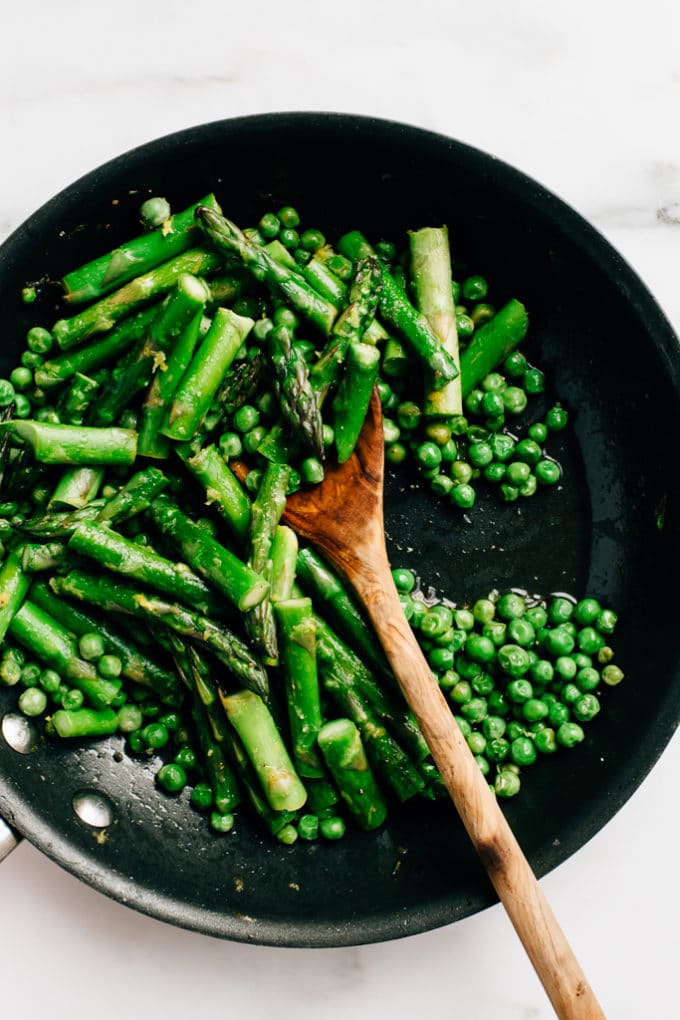 Spring Risotto with Asparagus, Peas + Roasted Garlic Cashew Cream