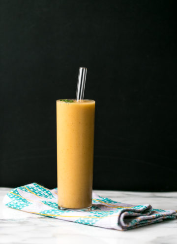 Peachy Pear Smoothie | Crisp, light, and refreshing!