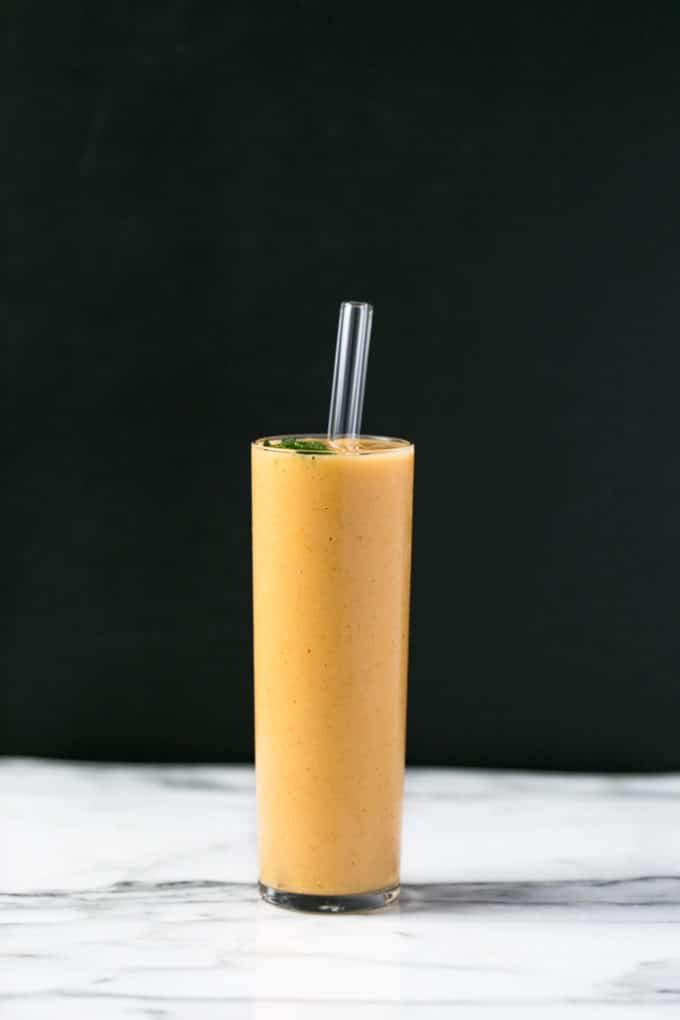 Peachy Pear Smoothie | Crisp, light, and refreshing!