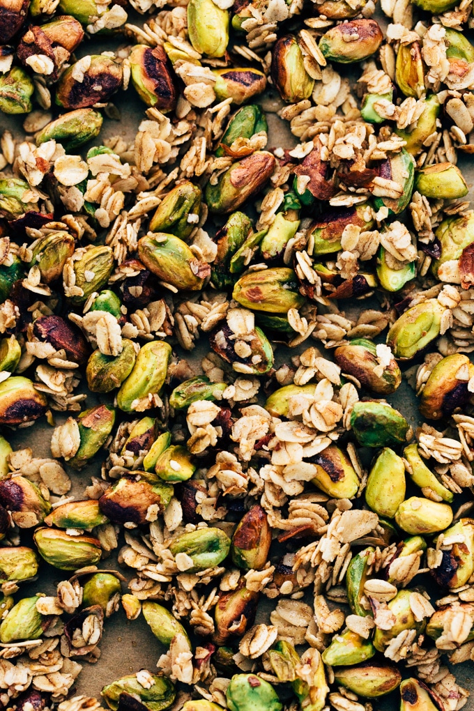 10-Minute Easy Vegan Pistachio Granola