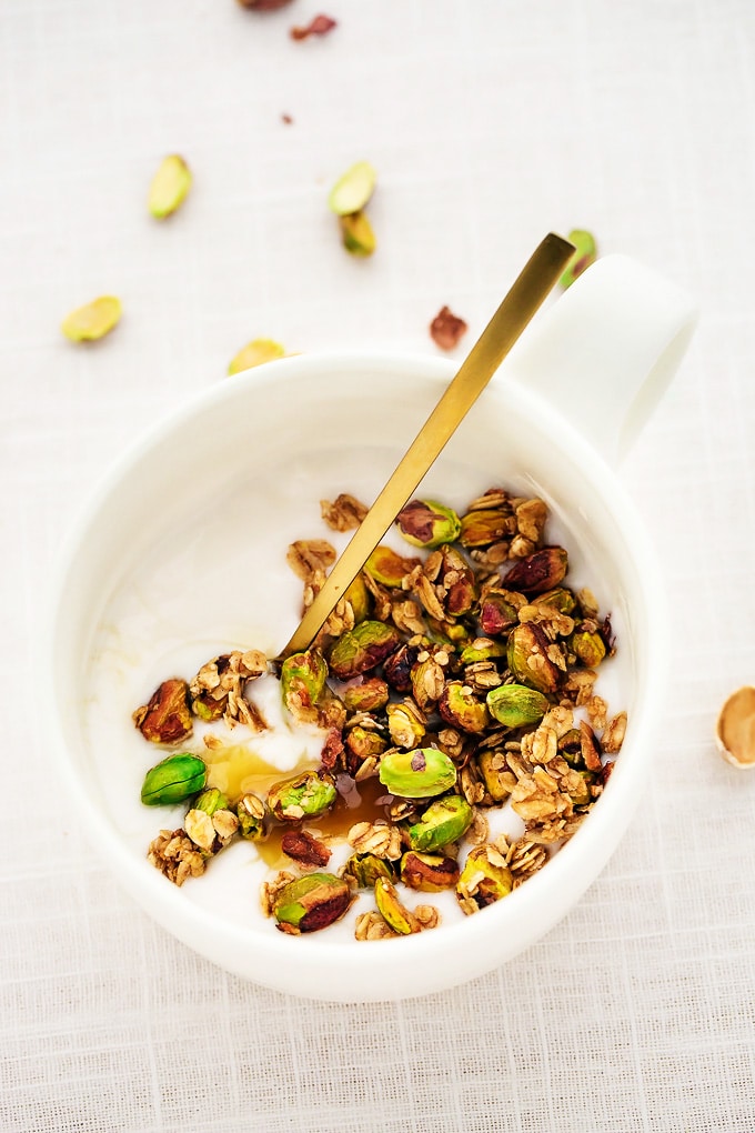 10-Minute Easy Vegan Pistachio Granola