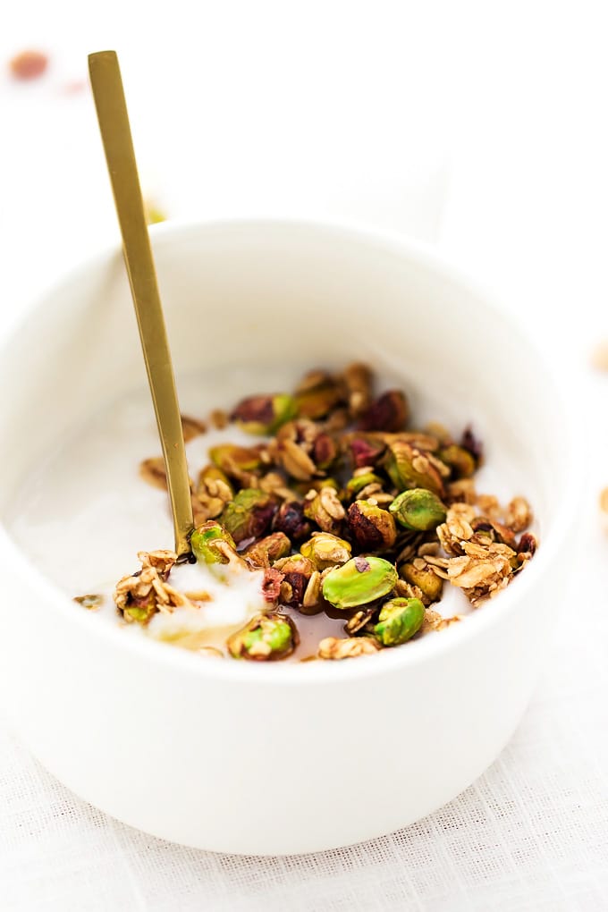 10-Minute Easy Vegan Pistachio Granola