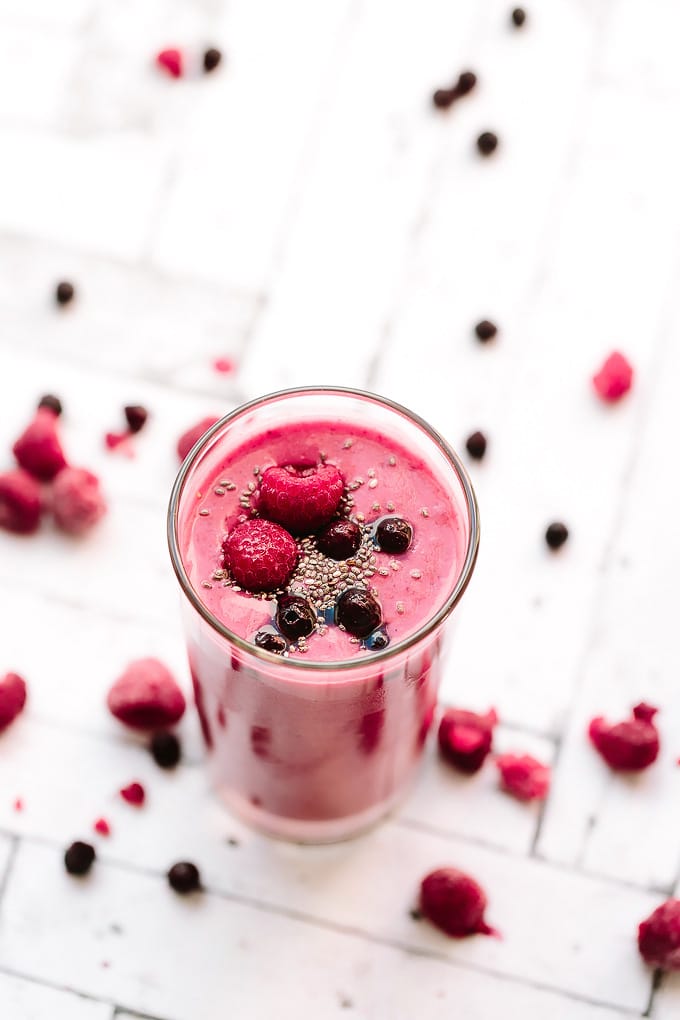 Vegan Beaming Banana-Berry Detox Smoothie