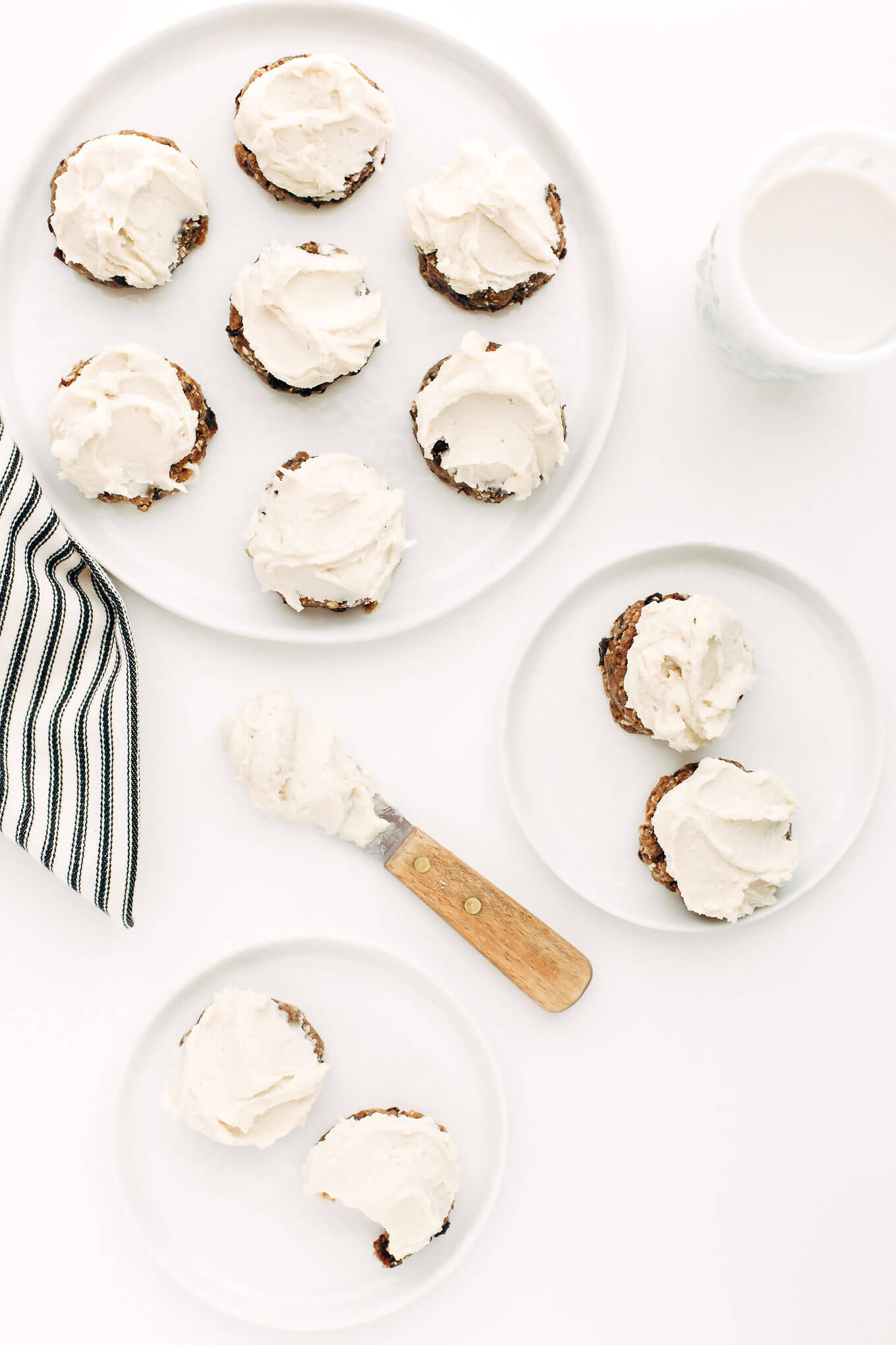 Almost Raw Vegan Oatmeal Raisin Cookies with Vanilla Cashew Buttercream