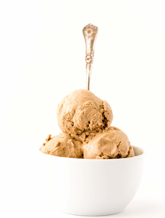 Vegan No-Churn Cinnamon Roll Ice Cream