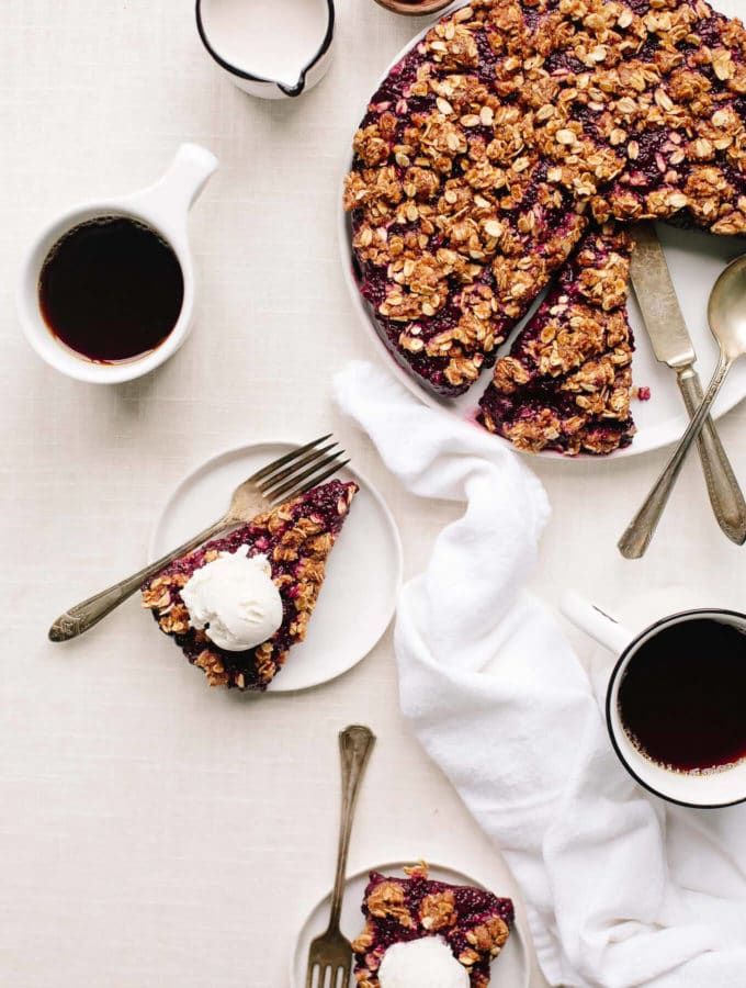 No-Bake Vegan Berry Chia Crumble Pie