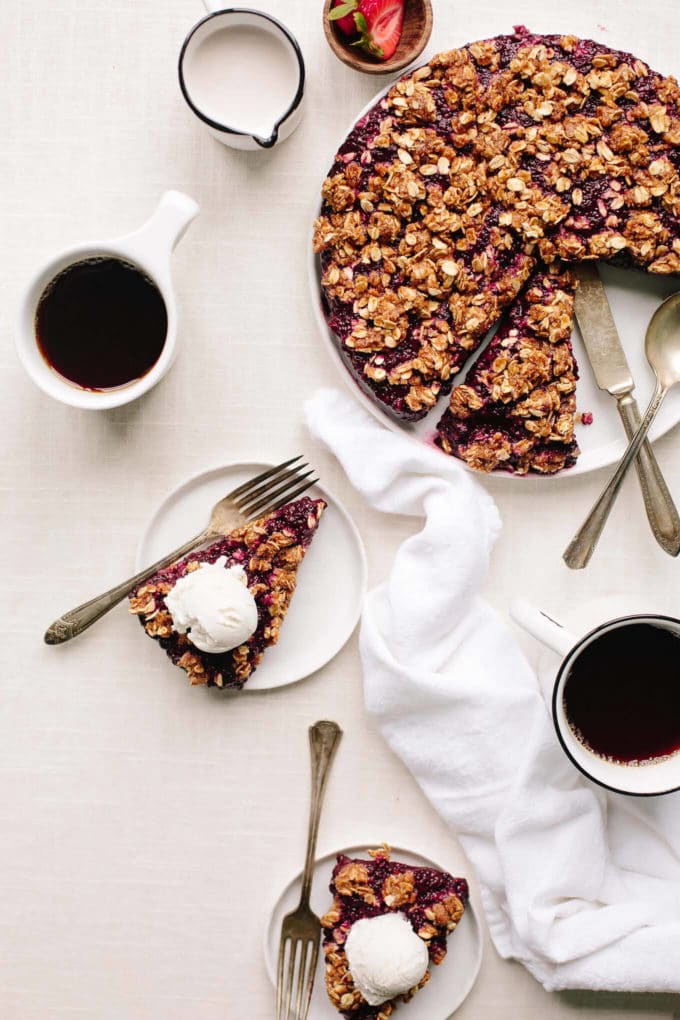 No-Bake Vegan Berry Chia Crumble Pie