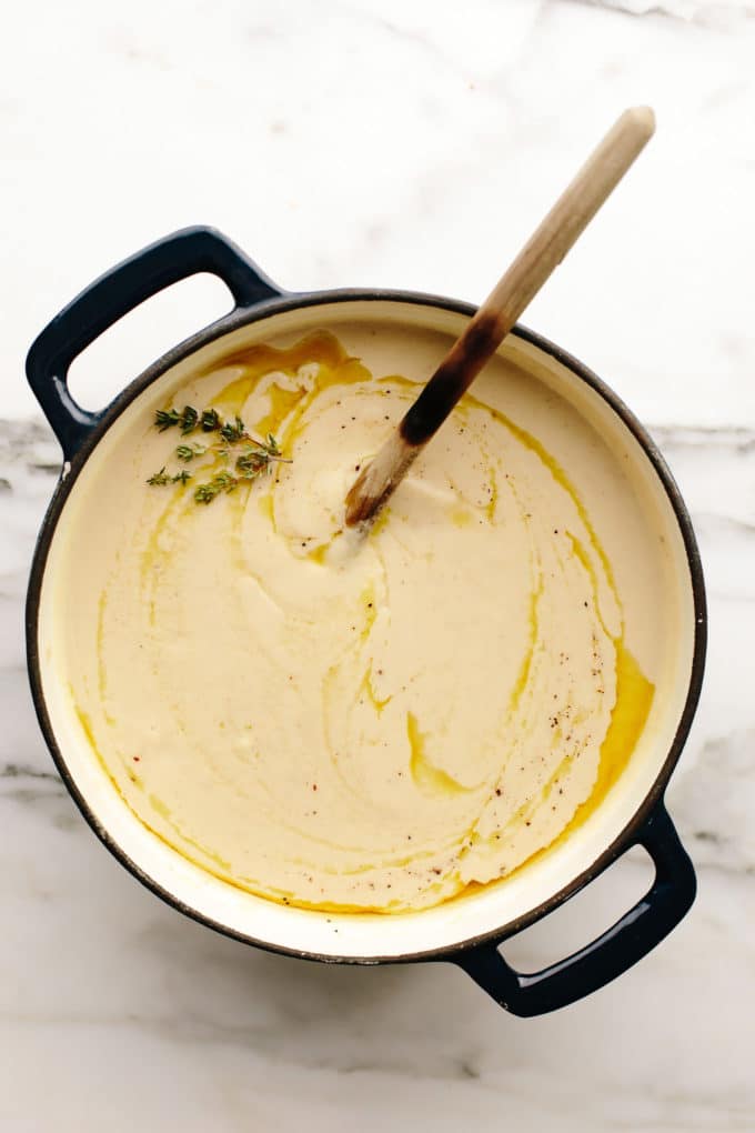 Vegan Roasted Garlic Cauliflower Soup