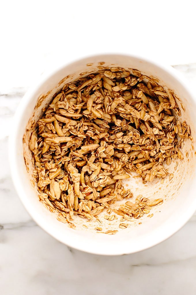 10-Minute Vegan Cinnamon Almond Granola