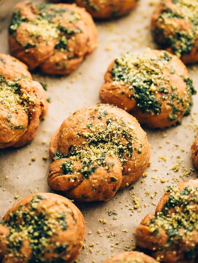 Vegan Sundried Tomato Parmesan Garlic Knots