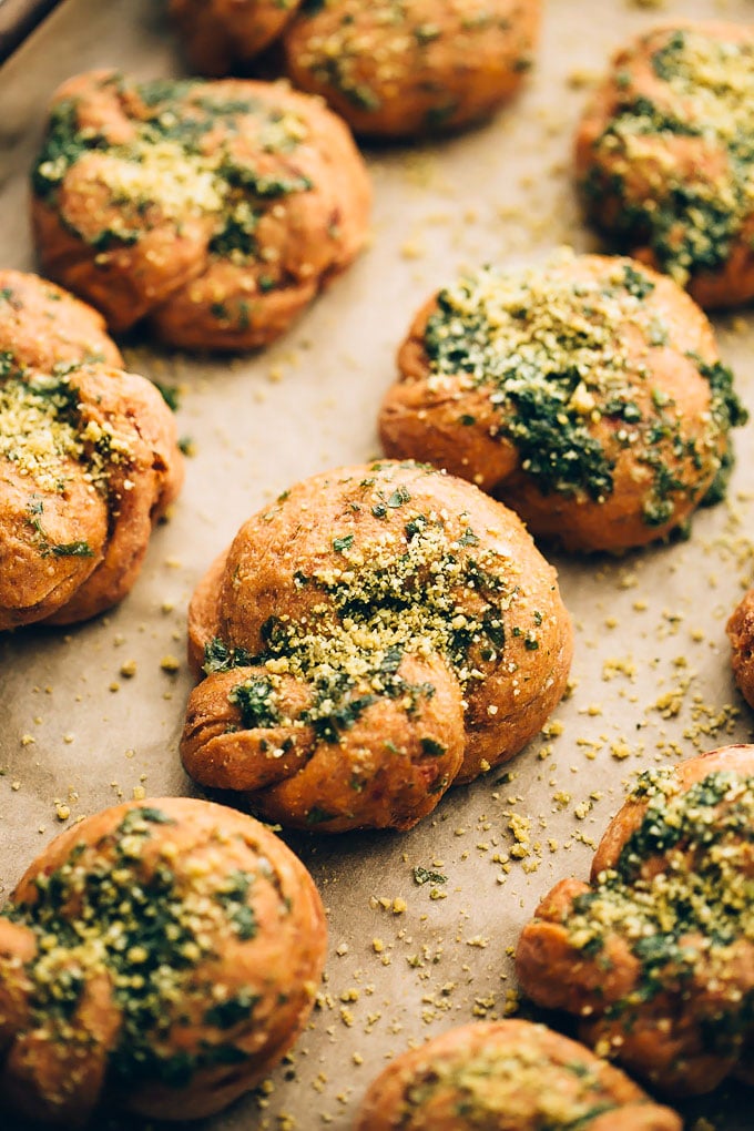 Vegan Sundried Tomato Parmesan Garlic Knots