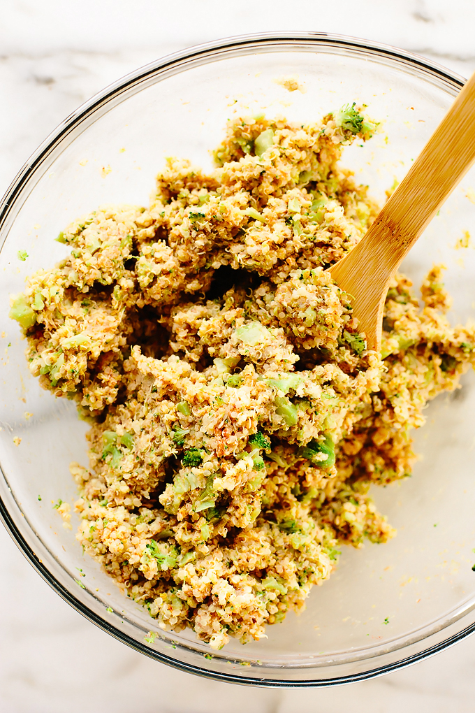 Vegan Cheesy Broccoli Quinoa Bites with Sriracha Aioli