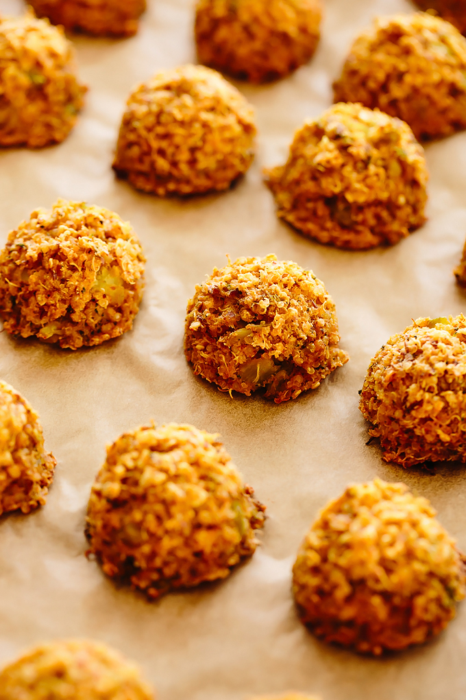 Vegan Cheesy Broccoli Quinoa Bites with Sriracha Aioli