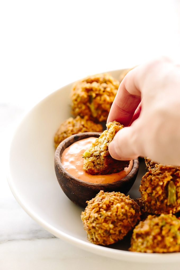 Vegan Cheesy Broccoli Quinoa Bites with Sriracha Aioli