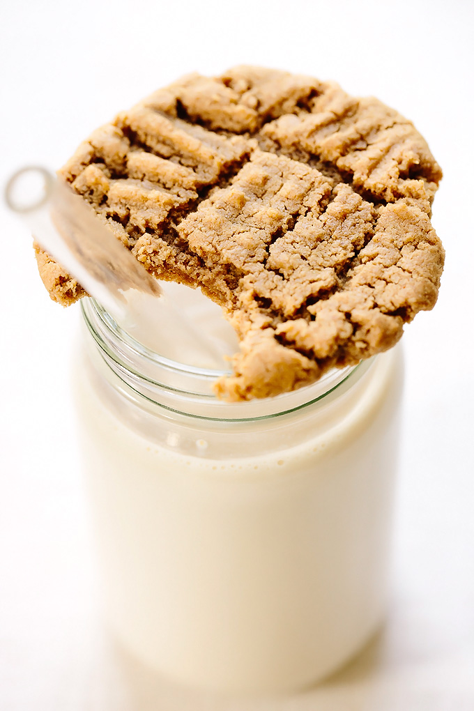 Soft and Tender Peanut Butter Cookies | Vegan and Gluten-Free